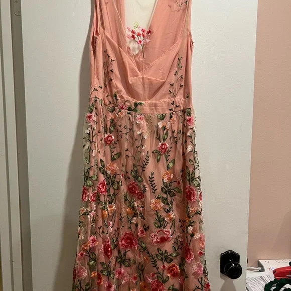 Petal and Pup - Wonderland floral embroidery midi dress - Picture 5 of 9